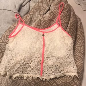 Cute flowy crOpped tank